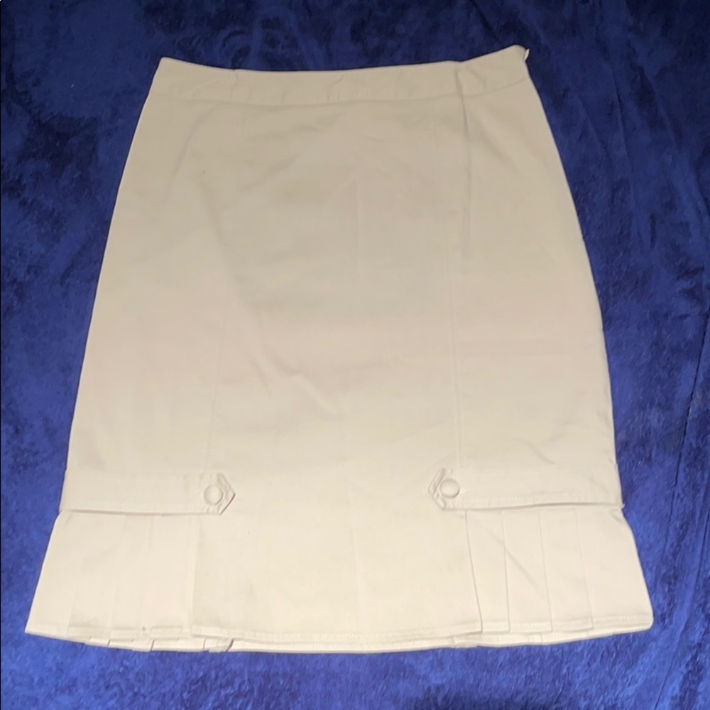 Straight skirt